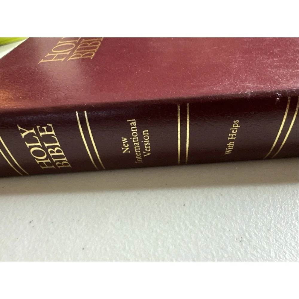 Zondervan New International Version Bible NIV Red Helps Imitation Leather Gift